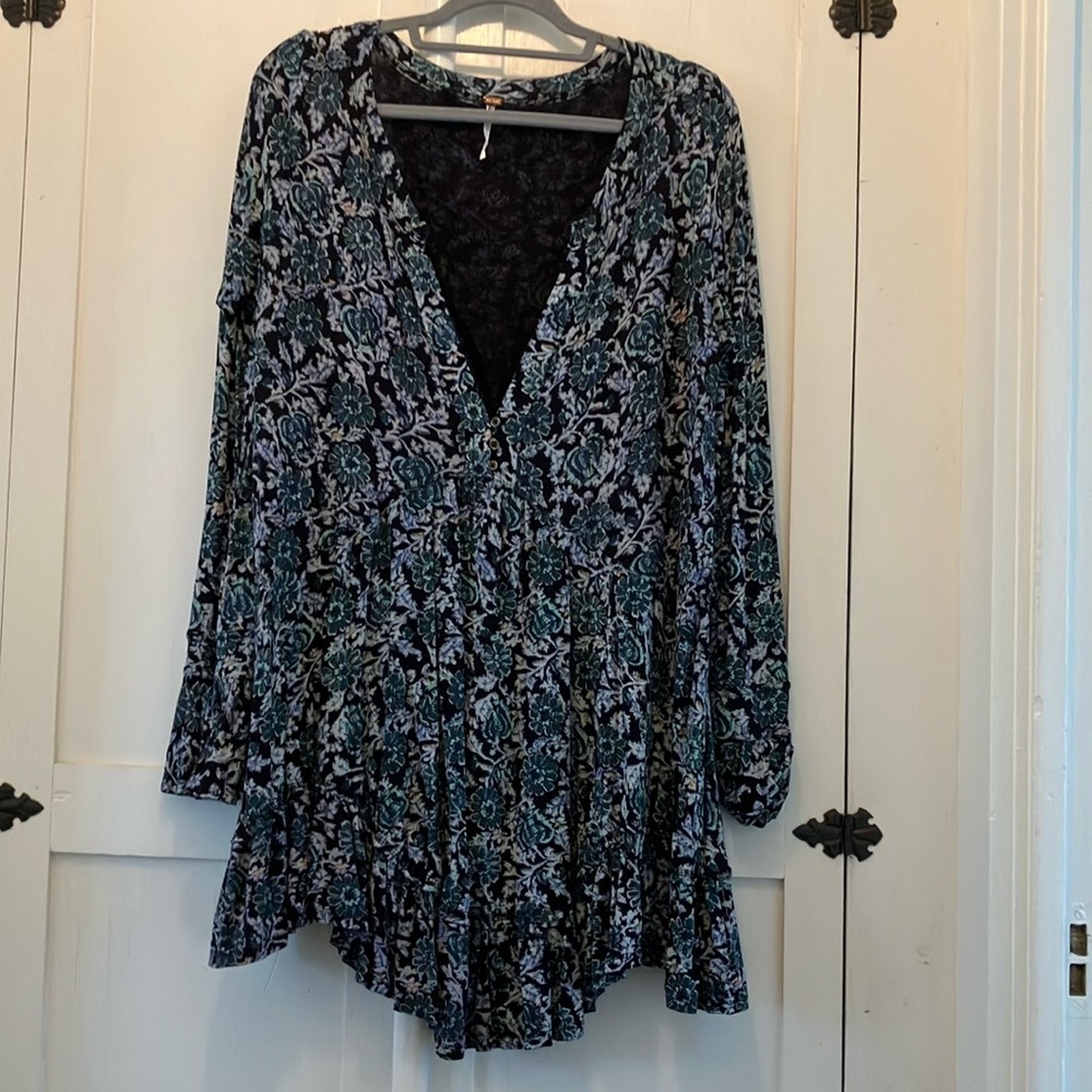 Free People deep V flowy tunic EUC L